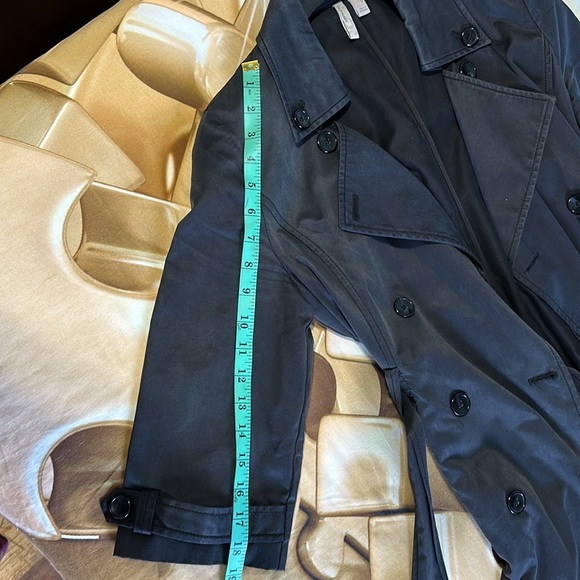 Very nice design black 54% cotton,36%polyester,10% Nylon fall and spring coat. - Picture 7 of 12